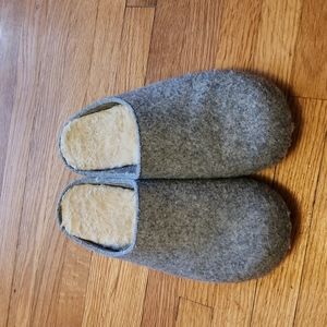 Wool slippers